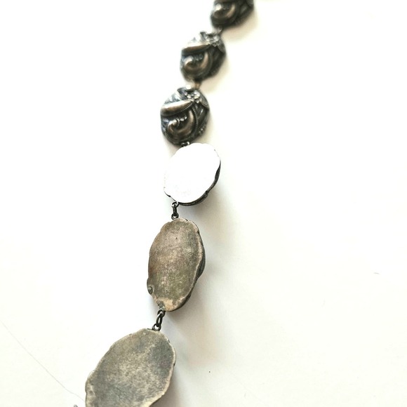 Floral Elegance: Art Deco Choker with Floral Motif - Picture 4 of 16